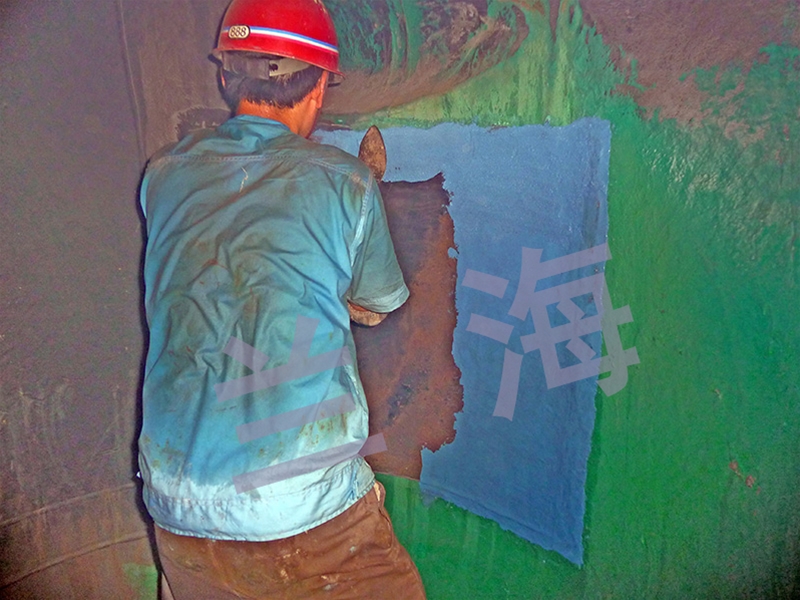 河北汗流浃背的作业中